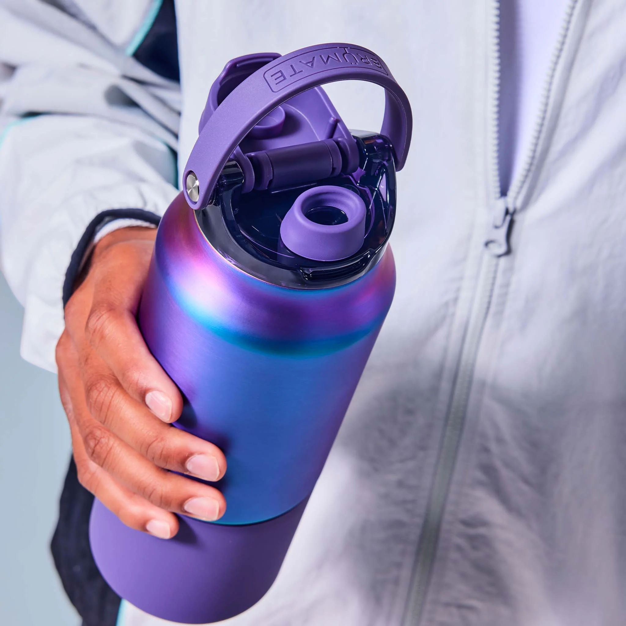 35oz Rise Water Bottle in Onyx Leopard - Image 2