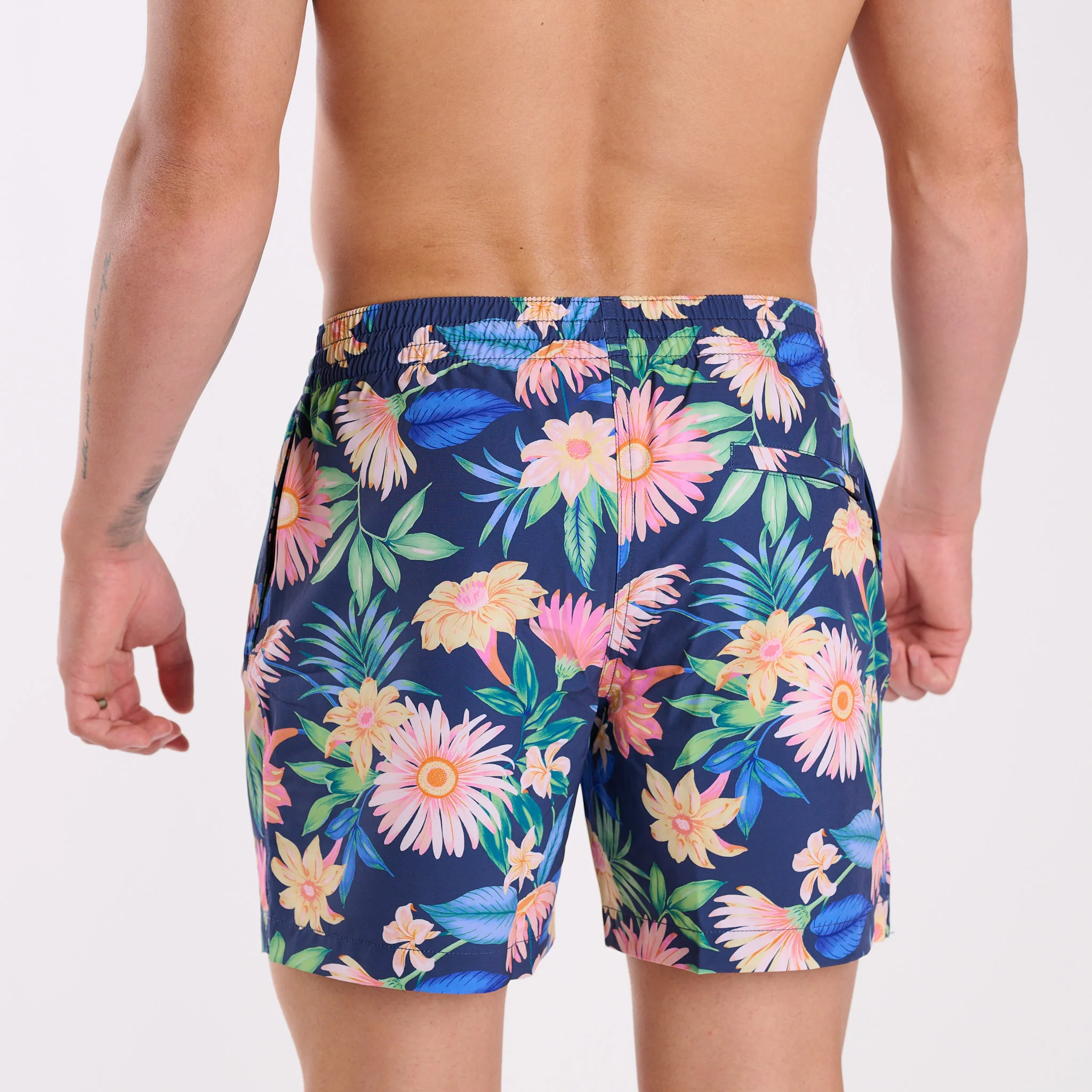 The Big Bloomers 5.5 Inch Lined Swim Shorts - Image 5