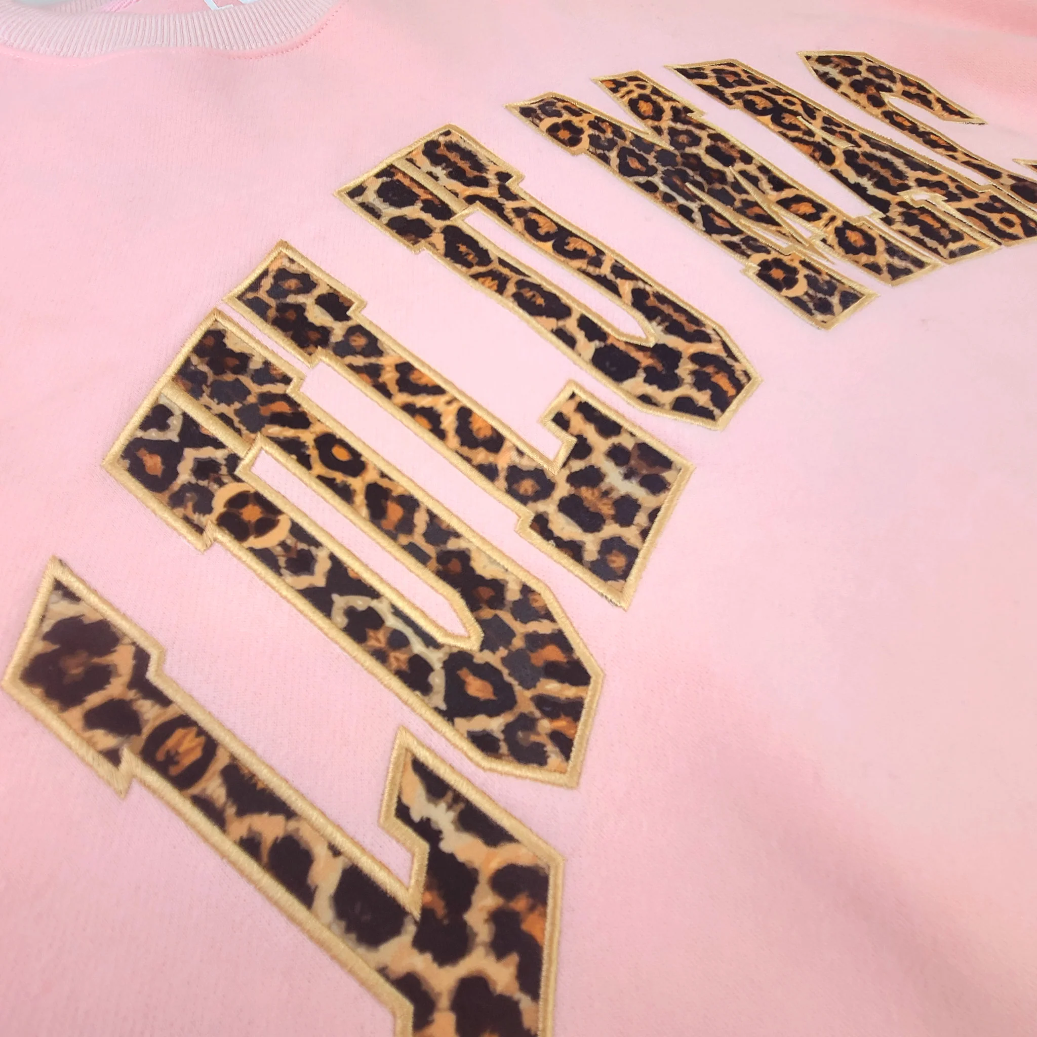 Lulu Mac Leopard Embroidered Crew in Light Pink - Image 2