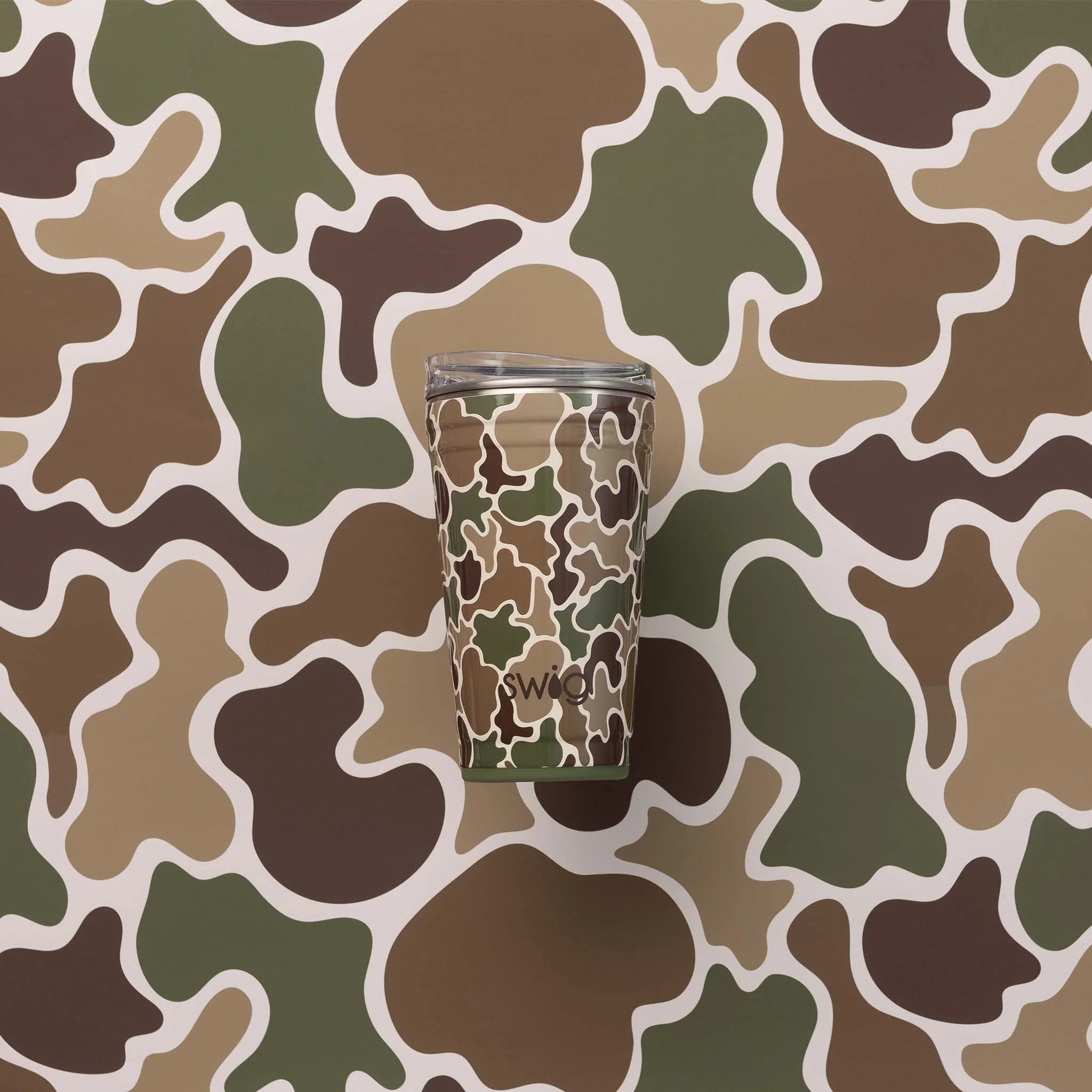22oz Travel Mug in Hunting Camo - Image 2
