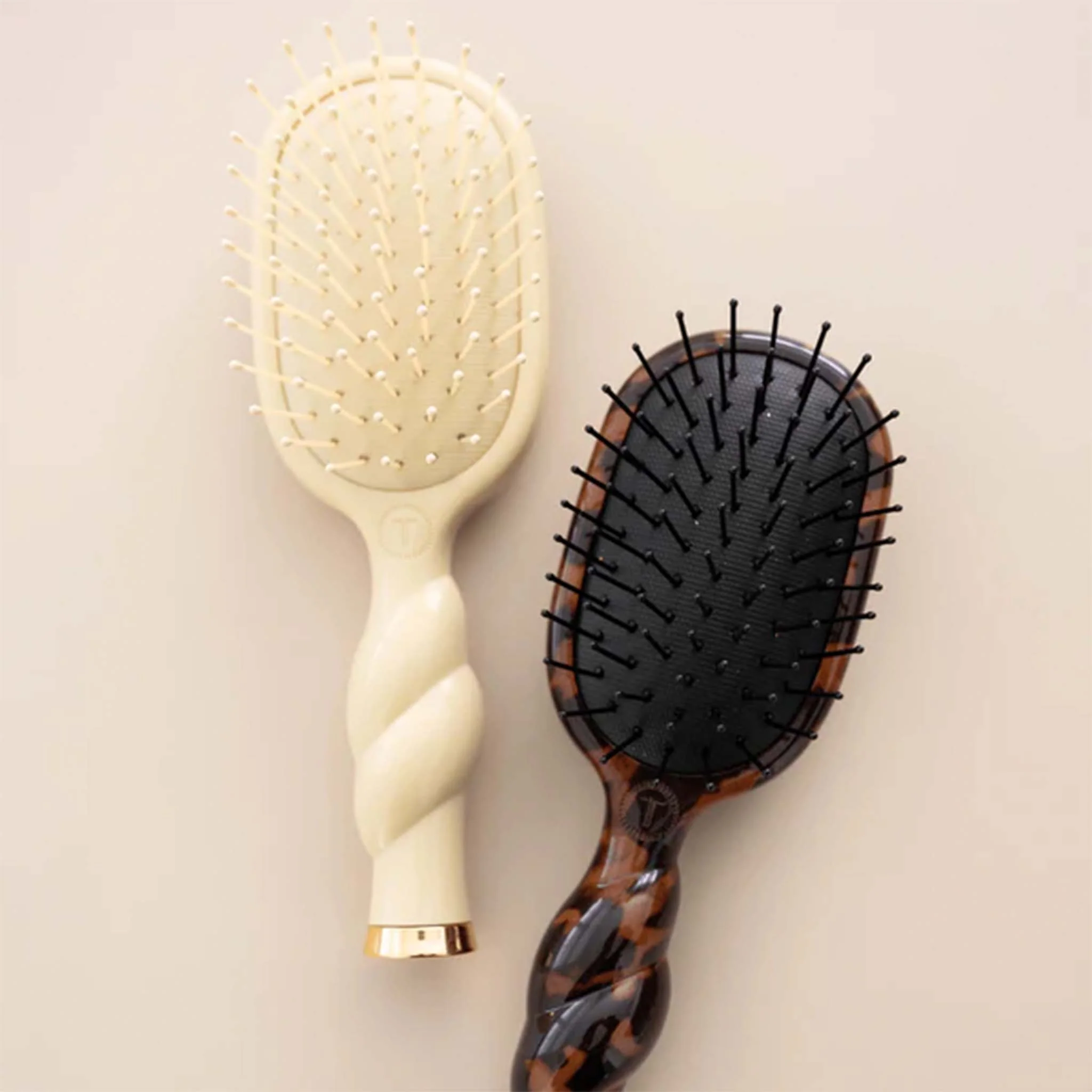 Mini Detangler Hair Brush in Tortoise Shell - Image 8