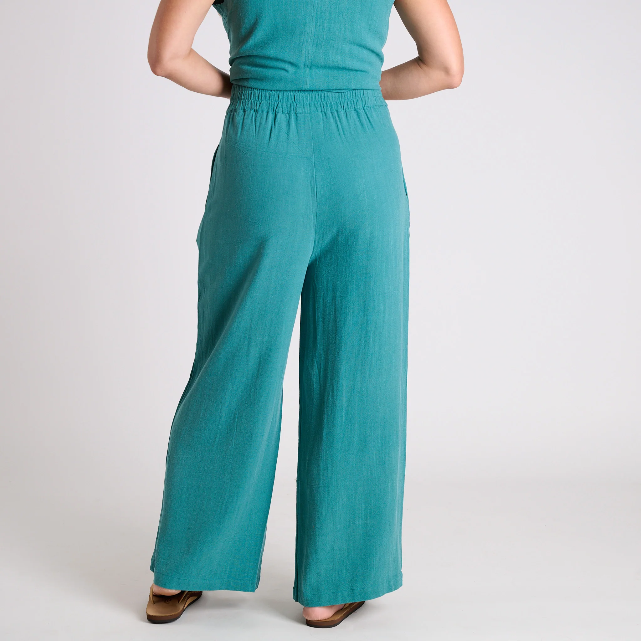 Sleeveless Solid Woven Set - Image 19