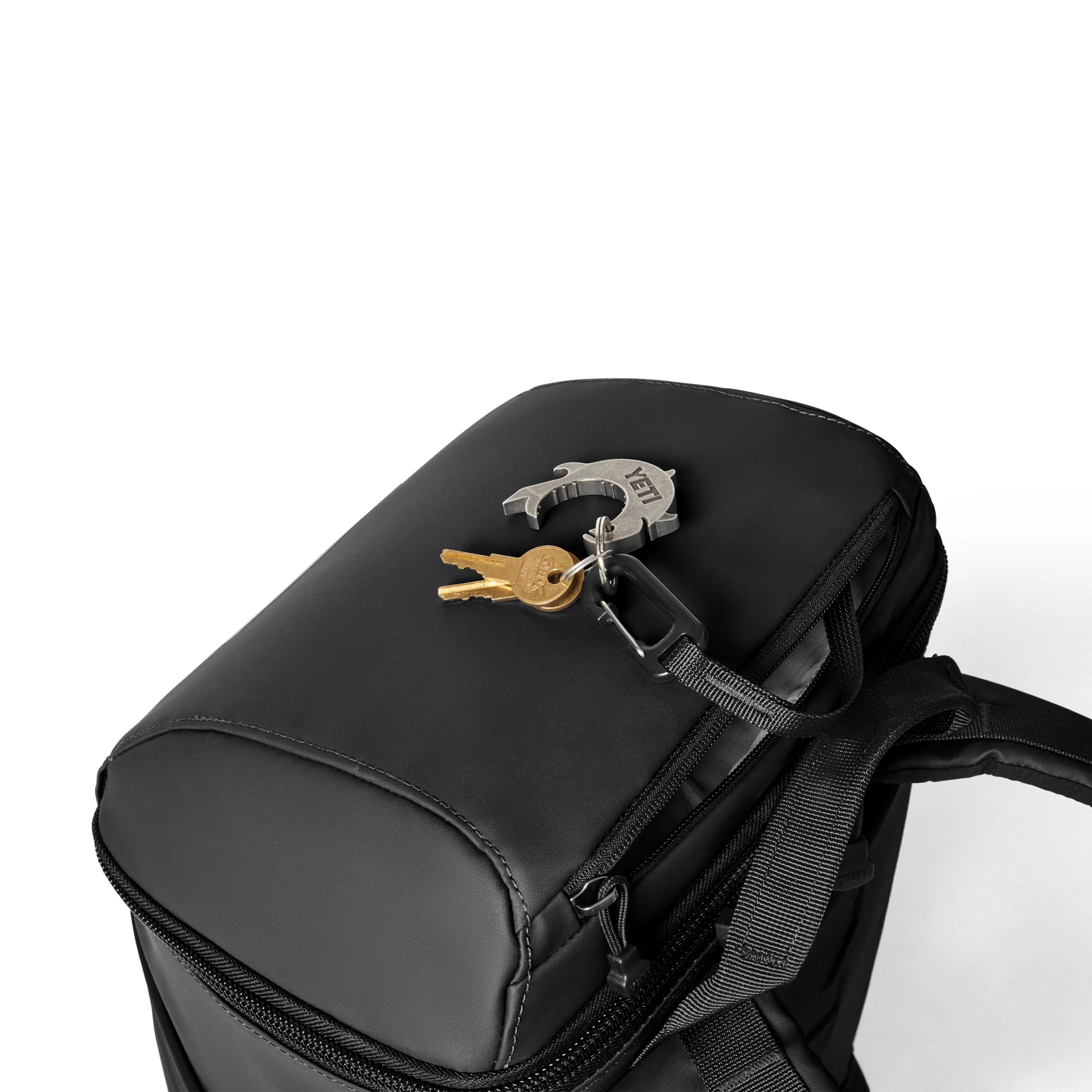Black 20L Daytrip Insulated Backpack - Image 5